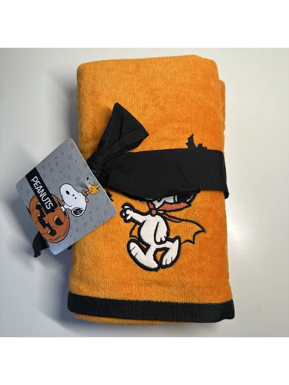 NWT Peanuts Snoopy Halloween Orange Embroidered Vampire Hand Towels Set Of 2